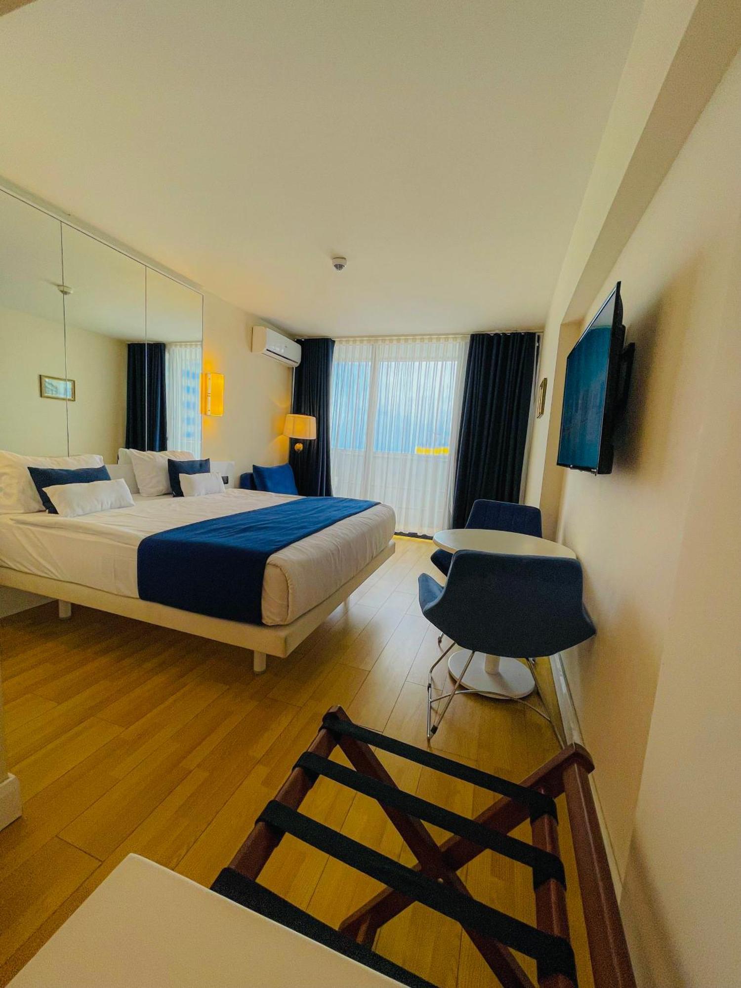 Luxury Batumi Hotel Exterior photo