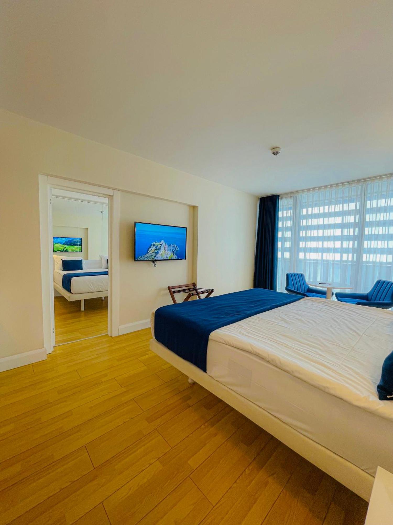 Luxury Batumi Hotel Exterior photo