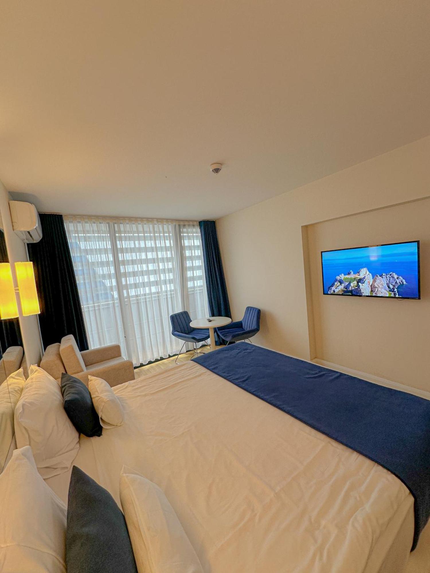 Luxury Batumi Hotel Exterior photo
