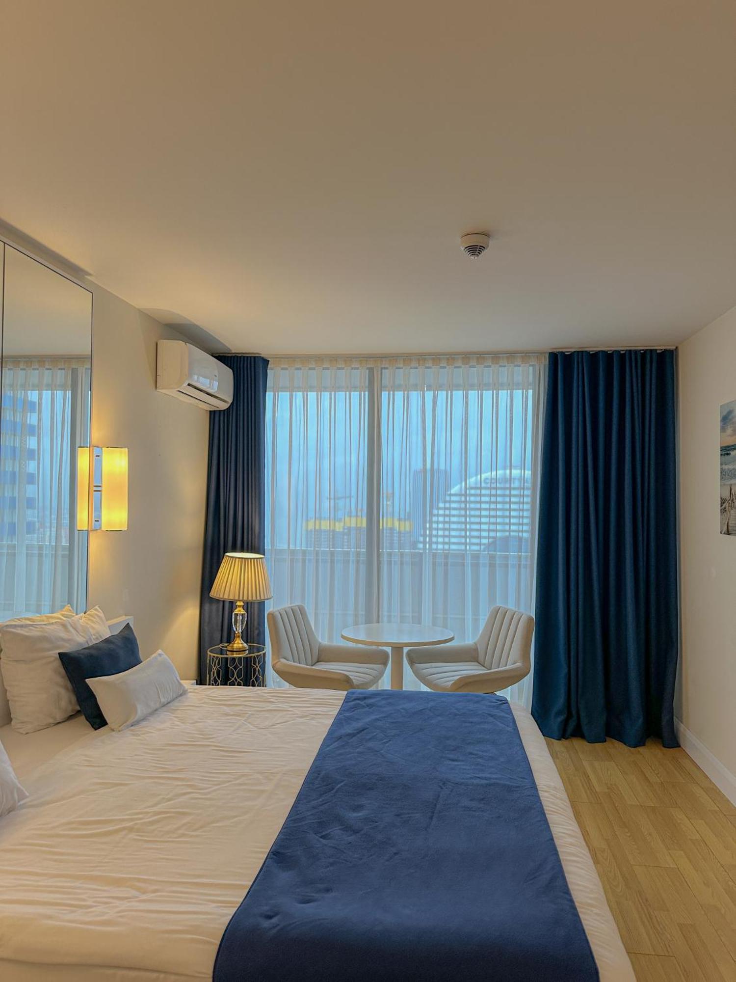Luxury Batumi Hotel Exterior photo
